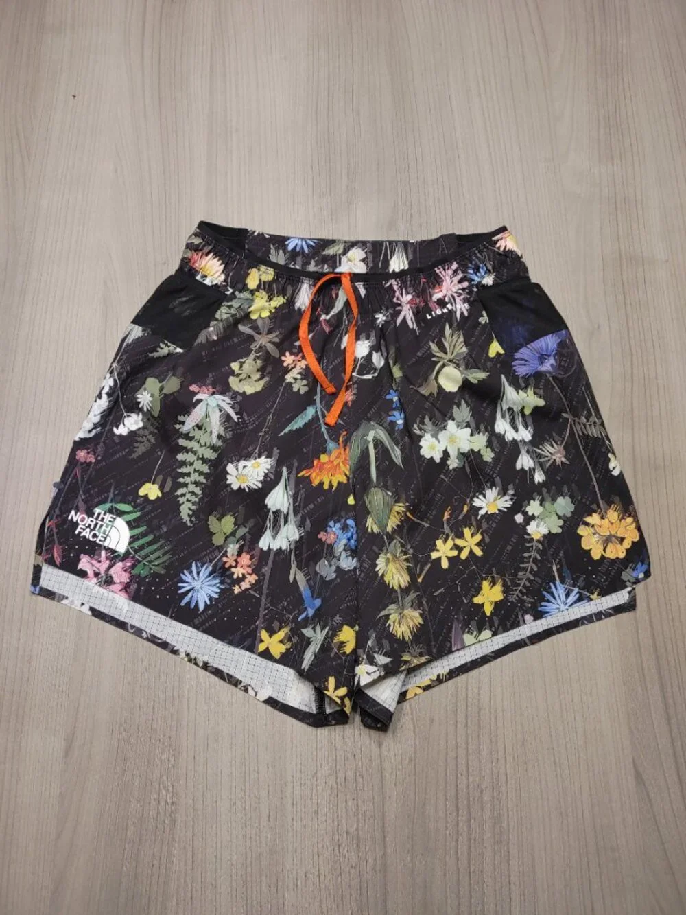 The North Face Men's Black Floral Print Shorts Pacesetter